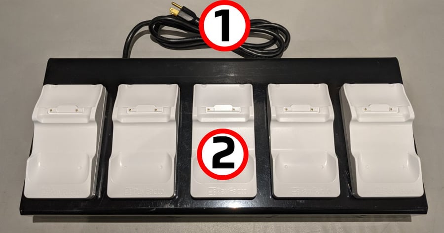 A920 multi-terminal charger front