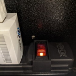 A920 multi-terminal charger power on