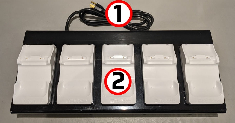 A920 multi-terminal charger front